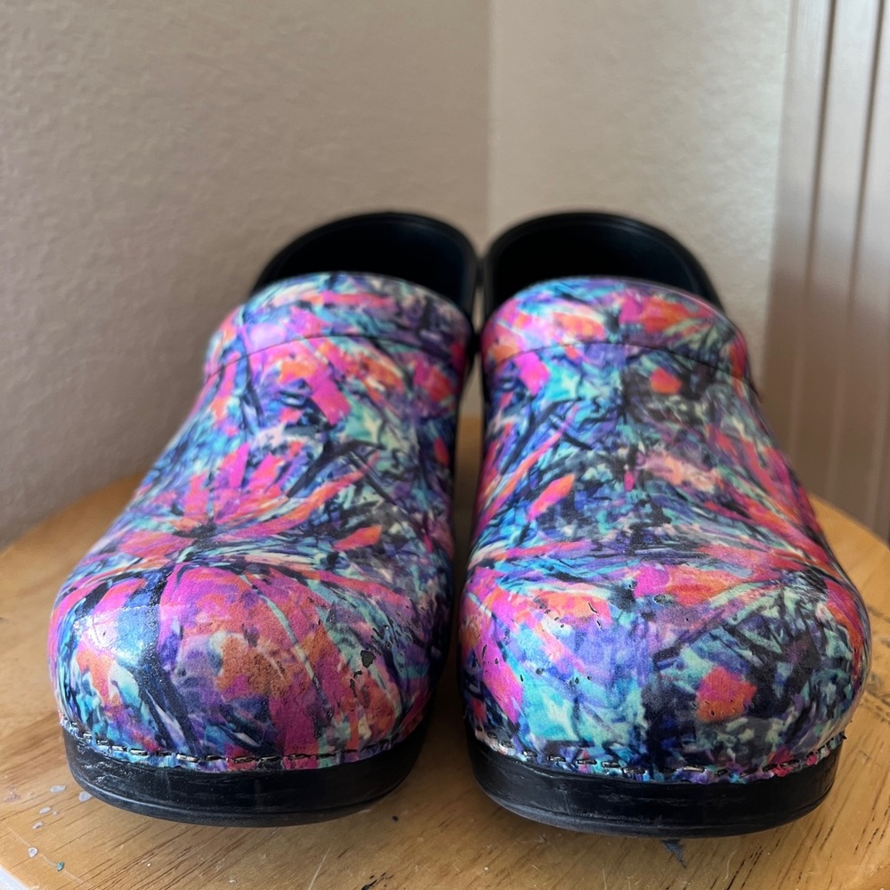 Danskos Colorburst Size 40